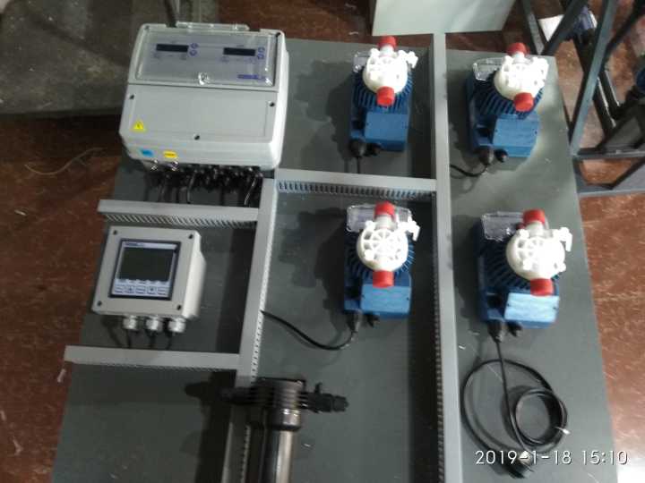 小型泳池加藥裝置，緊湊型泳池加藥設備